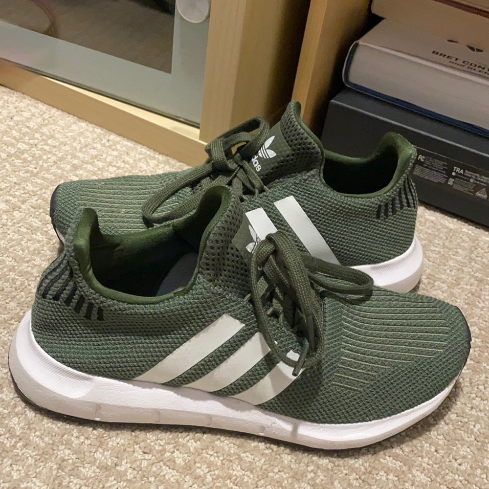 Adidas Sneakers